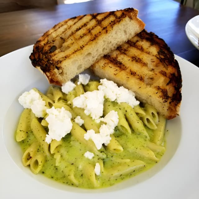 Penne Pesto.